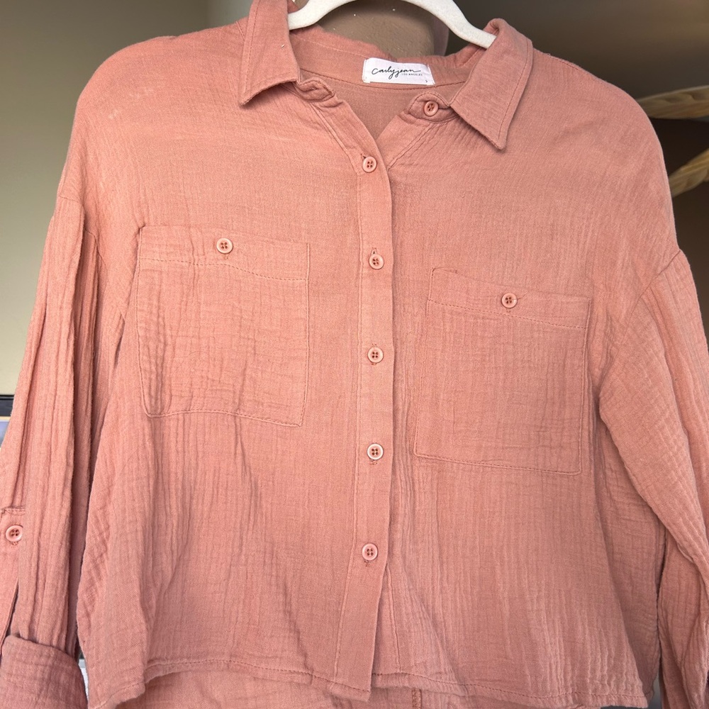 Carly Jean size small cropped button front linen blouse